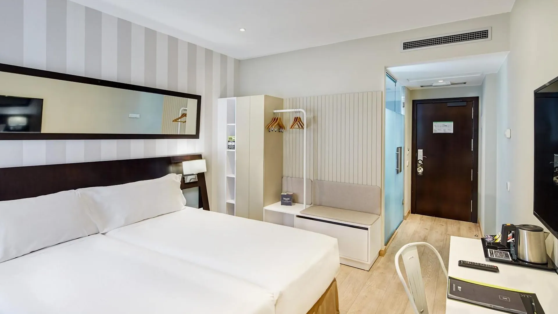 Sercotel Madrid Aeropuerto 4*,  Spanje